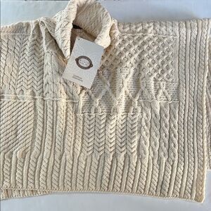 NWT Aran Market Irish Wool Sweater Cape Cream